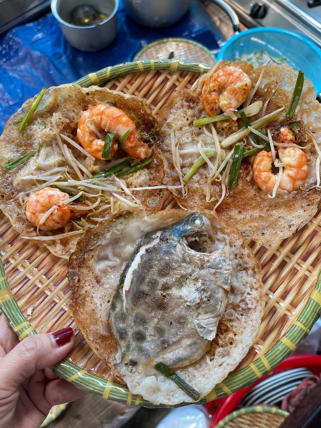 Banh khoai au poisson kinh, spécialité de la lagune de Tam Giang