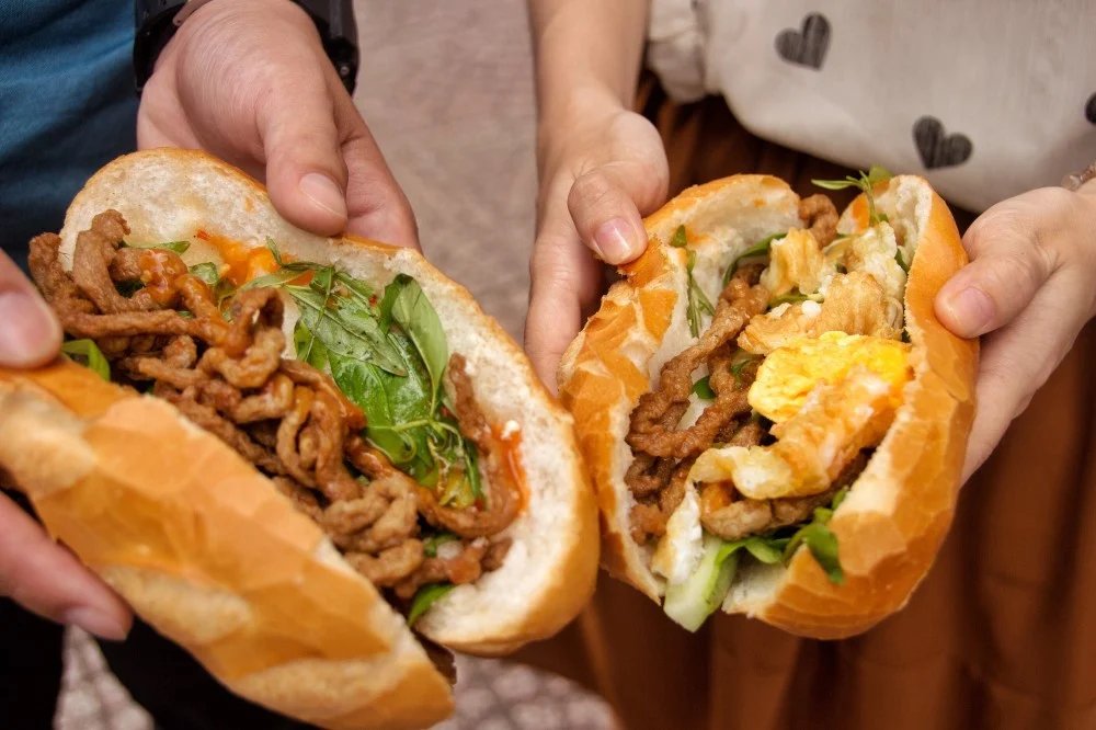 Bánh mì Huế : Le bánh mì au chả maison de O Lanh.