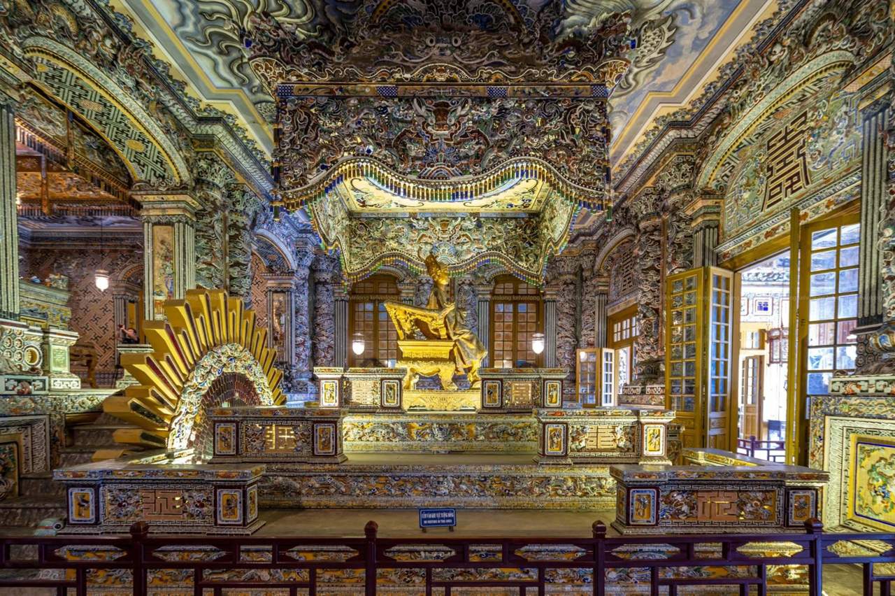 Chambre Khai Thanh et dais Buu Tan, tombeau de Khai Dinh