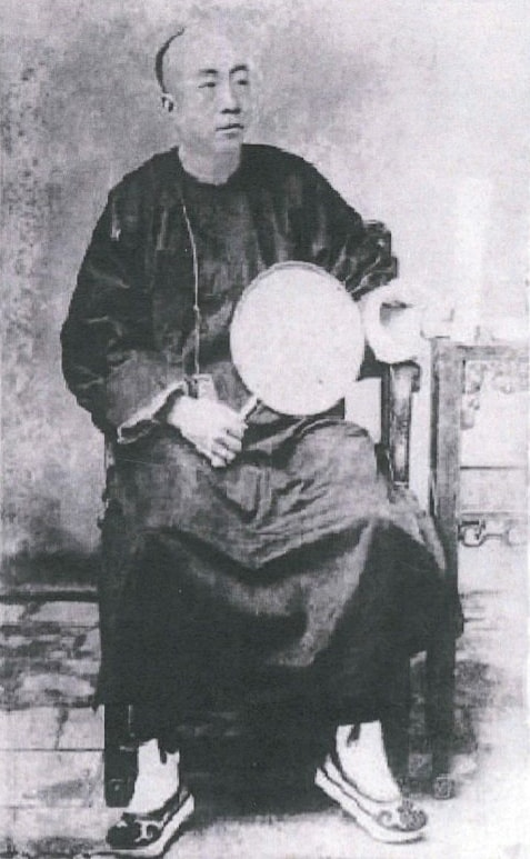 chan-dung-hua-bon-hoa