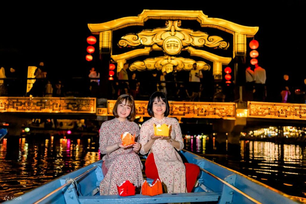 den hoa dang Hoi An