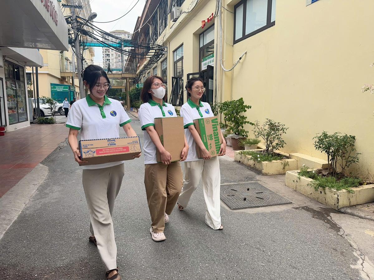 Horizon Vietnam Travel – remise de repas gratuits à l'Hôpital National de Pneumologie, juin 2026
