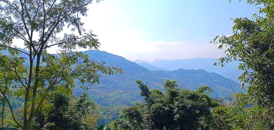 Panorama depuis le Dinh Gio Hu au-dessus de Khuoi Khon