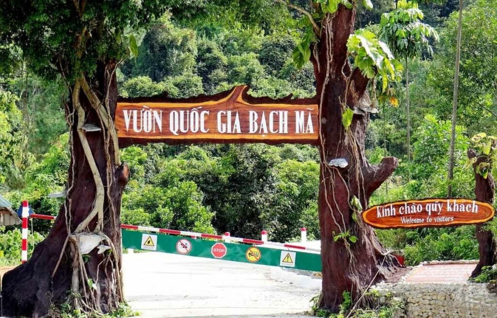 Portail d'entrée du parc national de Bach Ma à Hue
