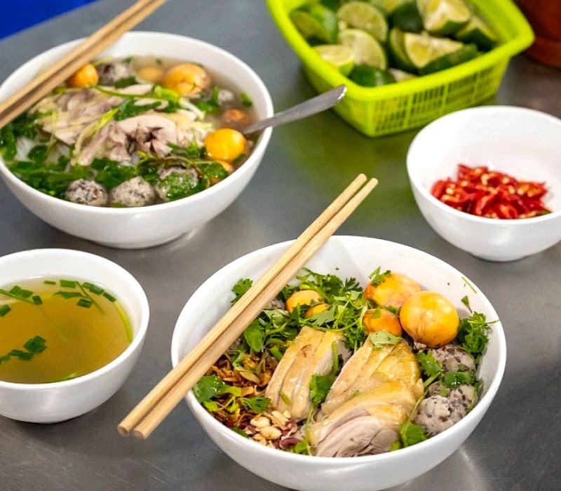 Le pho ga de Pho Nguyet, couronné d’un Bib Gourmand.