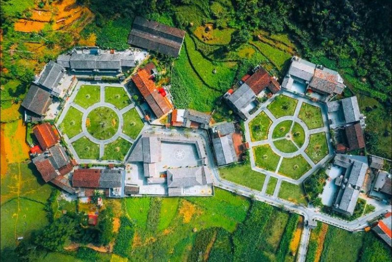 Village h&rsquo;mong de Pa Vi: Paysage de cinéma au Ma Pi Leng