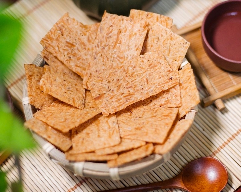 Gâteaux croustillants à la noix de coco séchée, une gourmandise locale à savourer ou à rapporter en souvenir