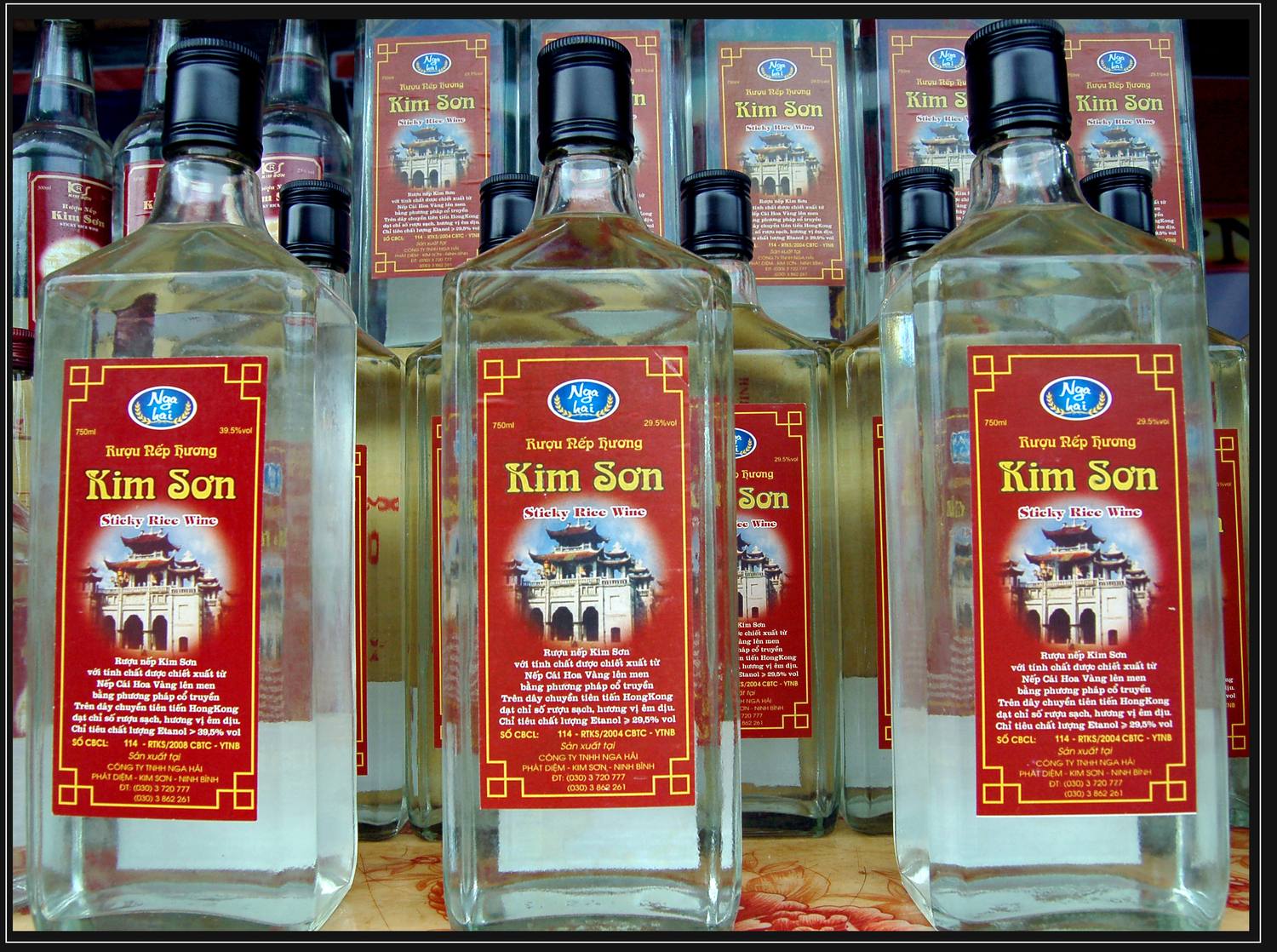 Bouteilles d'alcool de riz de Kim Son, Ninh Binh