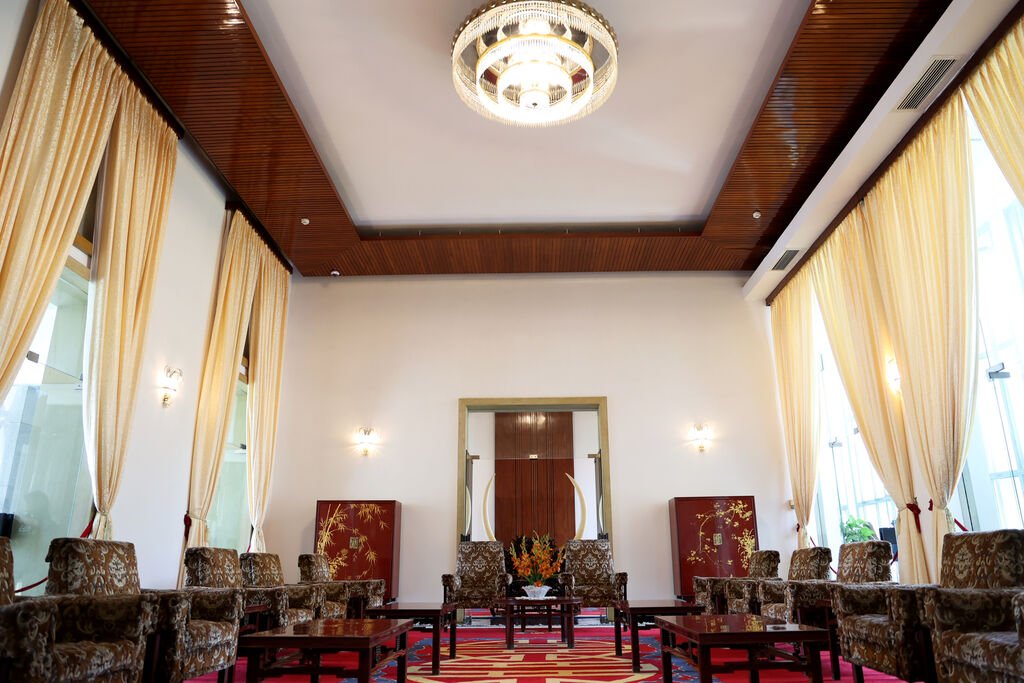 Un salon de réception du Palais, sous sa coupole vitrée.