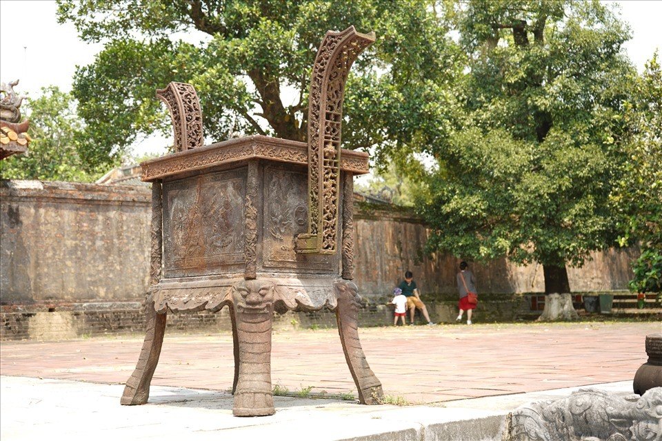 Stèle Thanh Duc Than Cong au pavillon Bi Dinh, Minh Mang