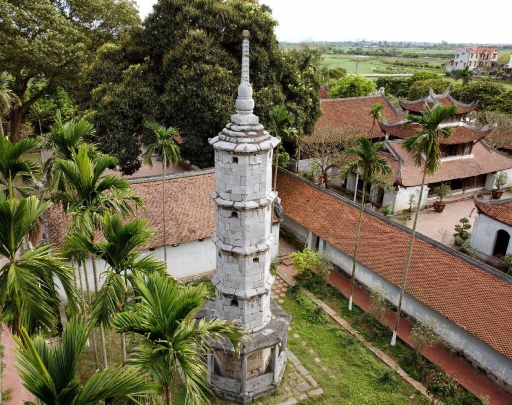 Tour funeraire Bao Nghiem 5 niveaux 13m pagode But Thap