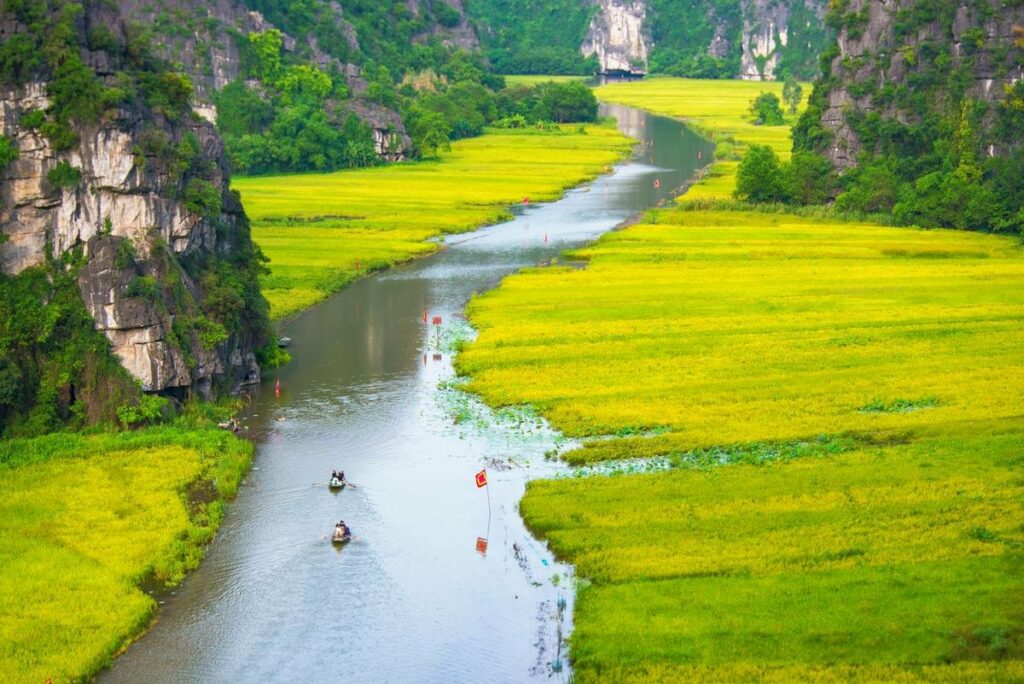 Panorama sur Tam Coc et la rivière Ngo Dong depuis Hang Mua