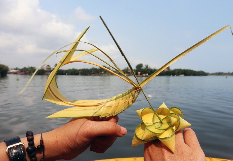 Objet tressé en feuille de cocotier à Bay Mau