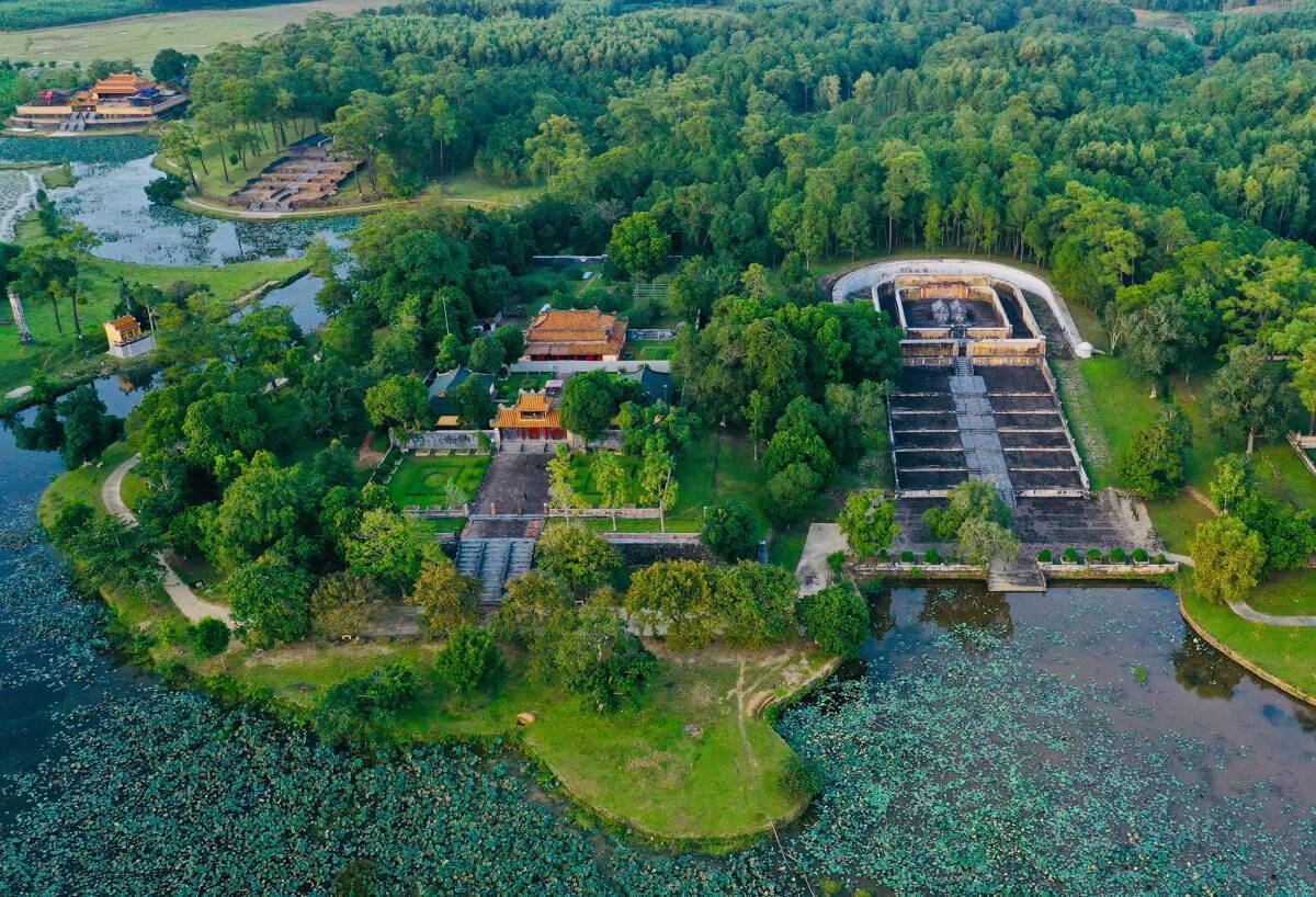 Tombeau de Gia Long (Hue) : le tombeau sauvage du fondateur des Nguyen