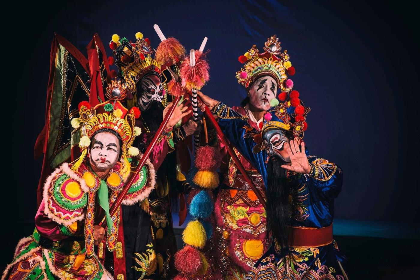 Maquillage symbolique d'un artiste de tuong, théâtre classique vietnamien