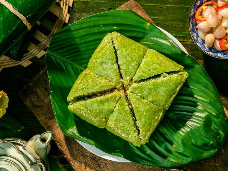 Bánh Chưng, gâteau de riz gluant carré symbole du Têt vietnamien