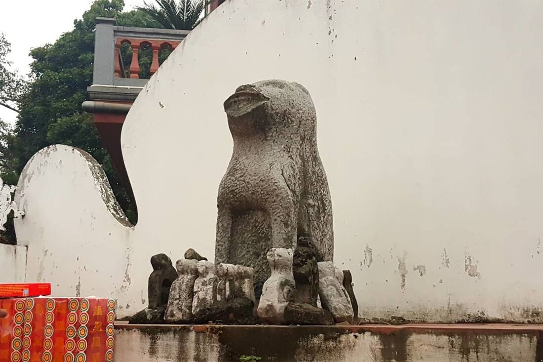 Chien de pierre, animal gardien vénéré dans le culte des animaux au Vietnam