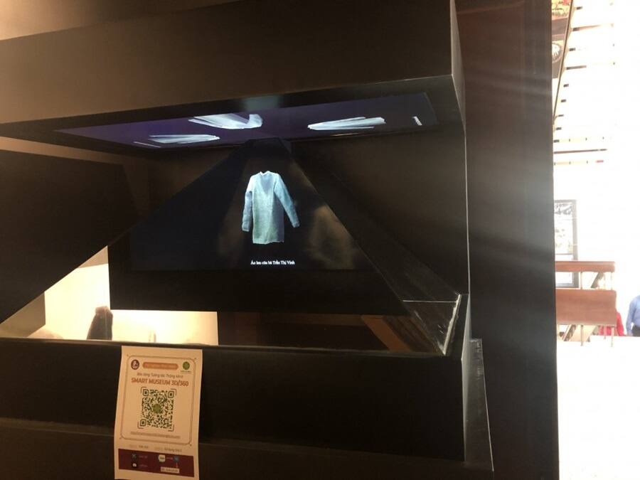Salle d'exposition 3D avec technologie hologramme au musée des Femmes du Sud Vietnam