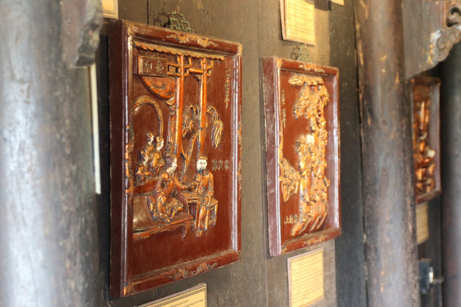 Peintures laquées et dorées représentant les grands médecins vietnamiens, musée FITO