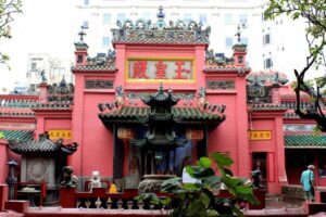 Pagode de l&rsquo;Empereur de Jade à Saigon : Histoire, rituels et guide de visite