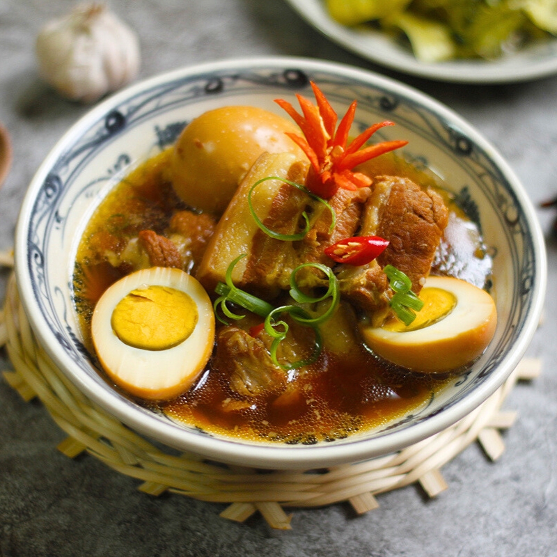Thịt Kho Trứng, porc mijoté au caramel et aux œufs, plat du Têt