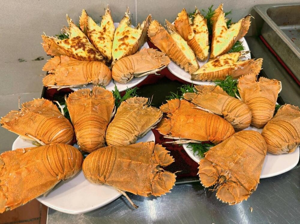Tom mu ni nuong, langouste grillée spécialité de Phu Quoc