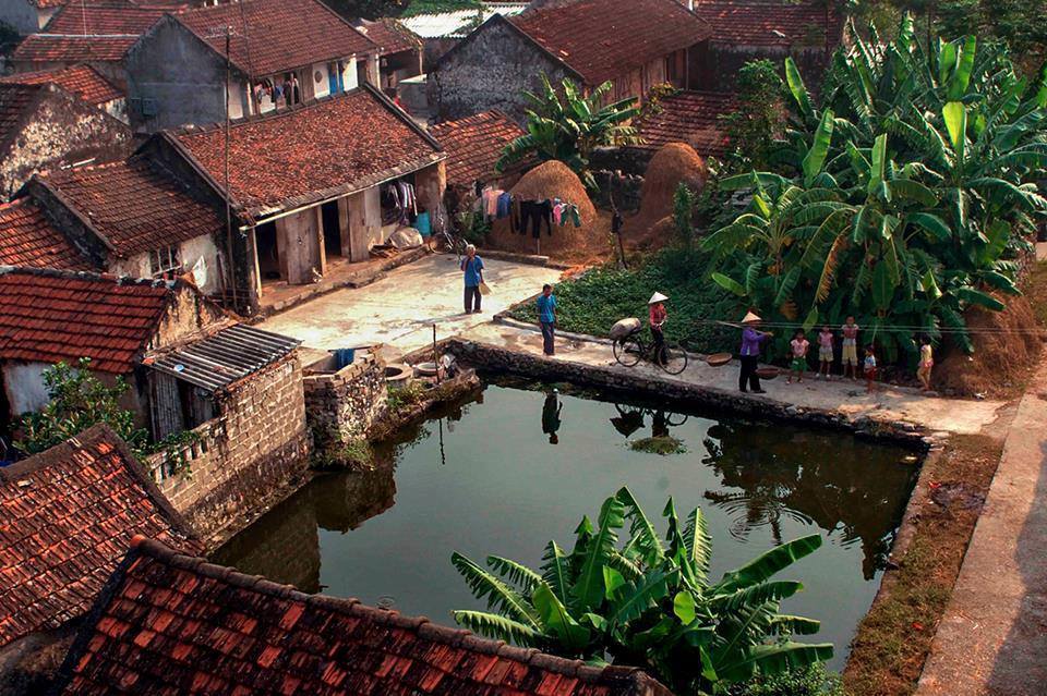 Traditionelles vietnamesisches Haus mit Holzkonstruktion