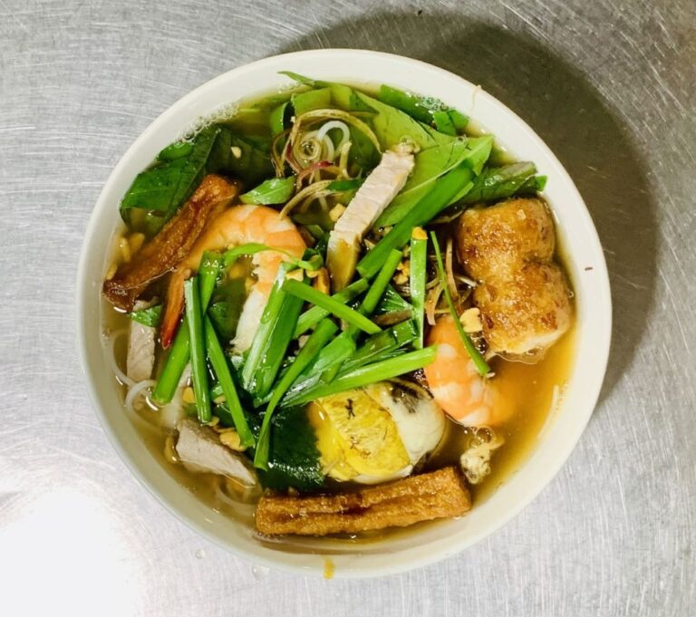 Bun goi da, plat de vermicelles aux crevettes de Soc Trang