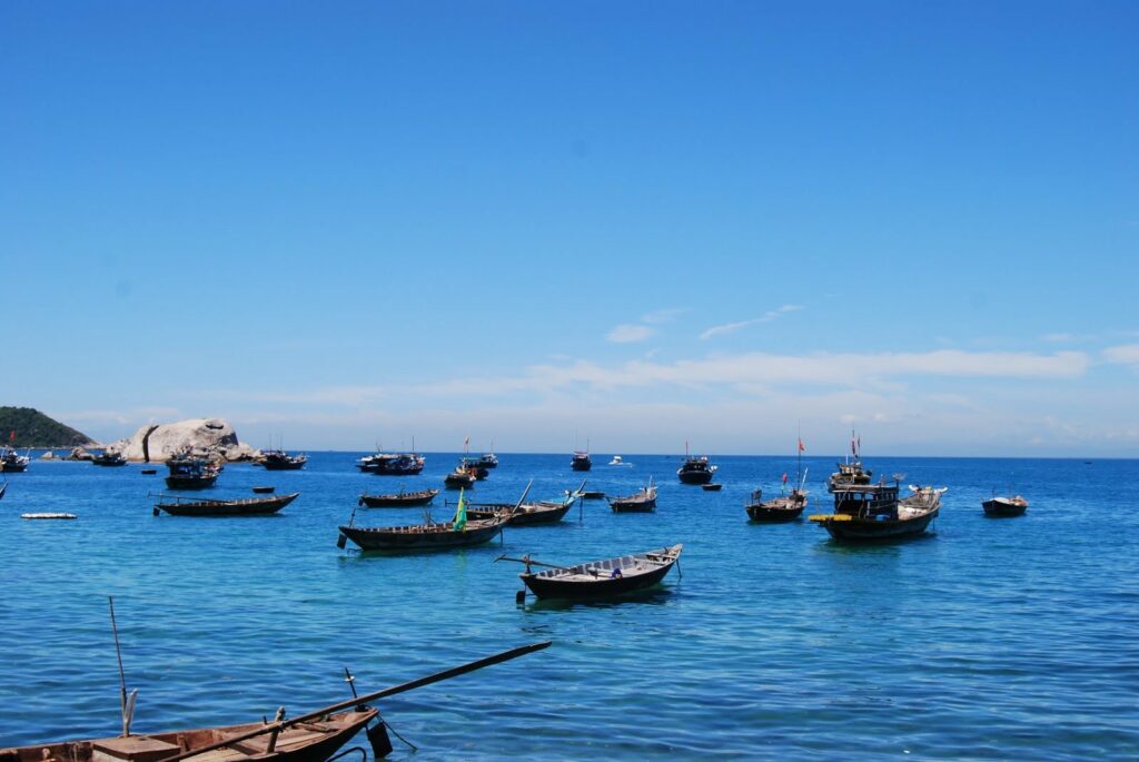 Bateaux de pêche au large de l’îlot de Cu Lao Dung