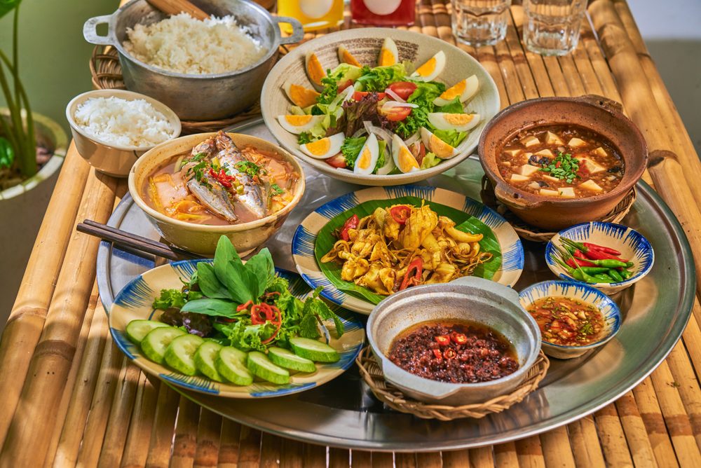 Plateau de spécialités culinaires du Sud du Vietnam