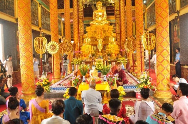 Cérémonie à la pagode pour le nouvel an khmer Chol Chnam Thmay
