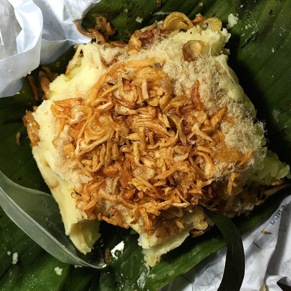 Le xôi, riz gluant vietnamien souvent dégusté au petit-déjeuner dans les petites échoppes de rue
