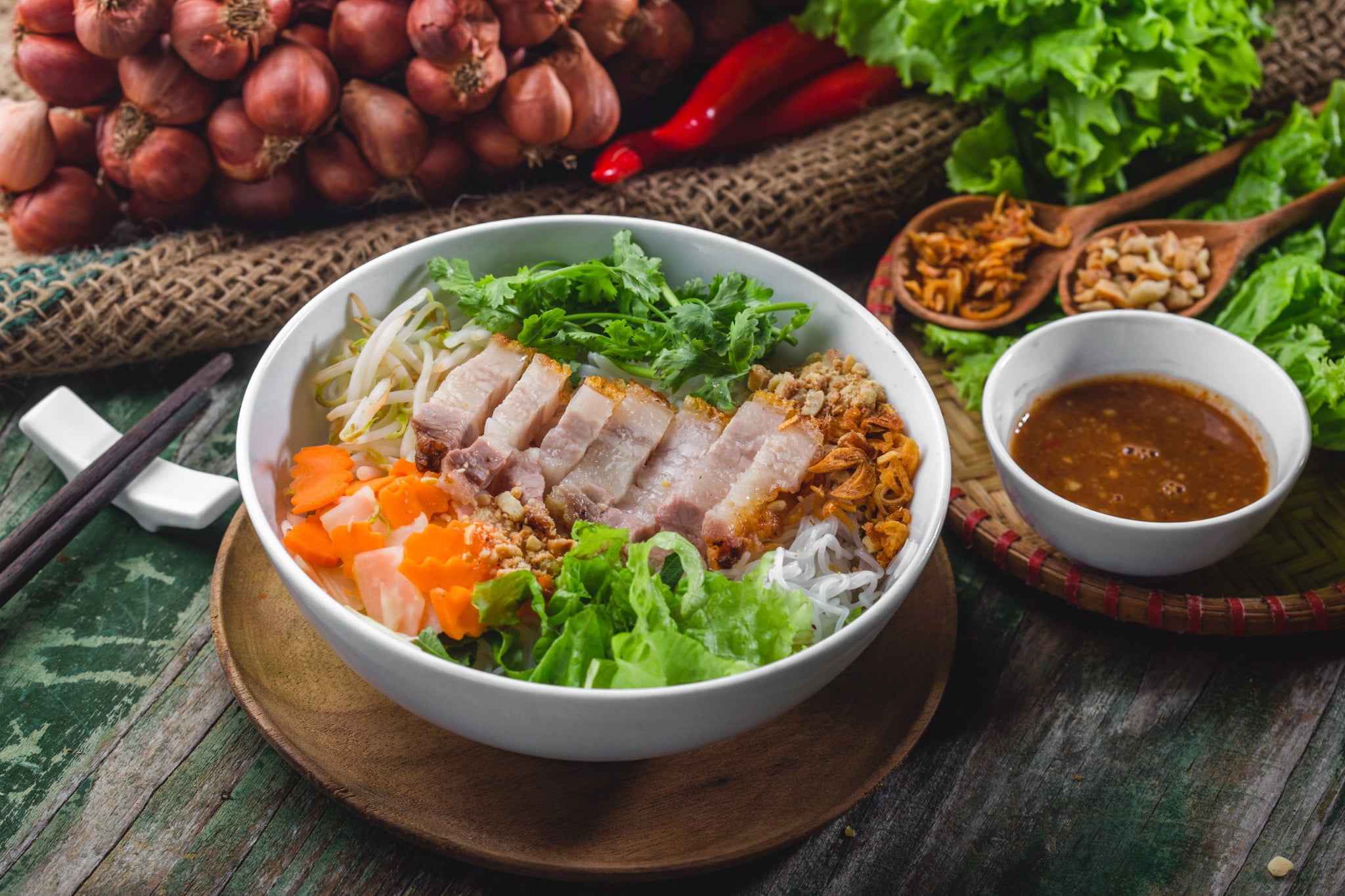 Bun mam nem Da Nang vermicelles sauce poisson fermente