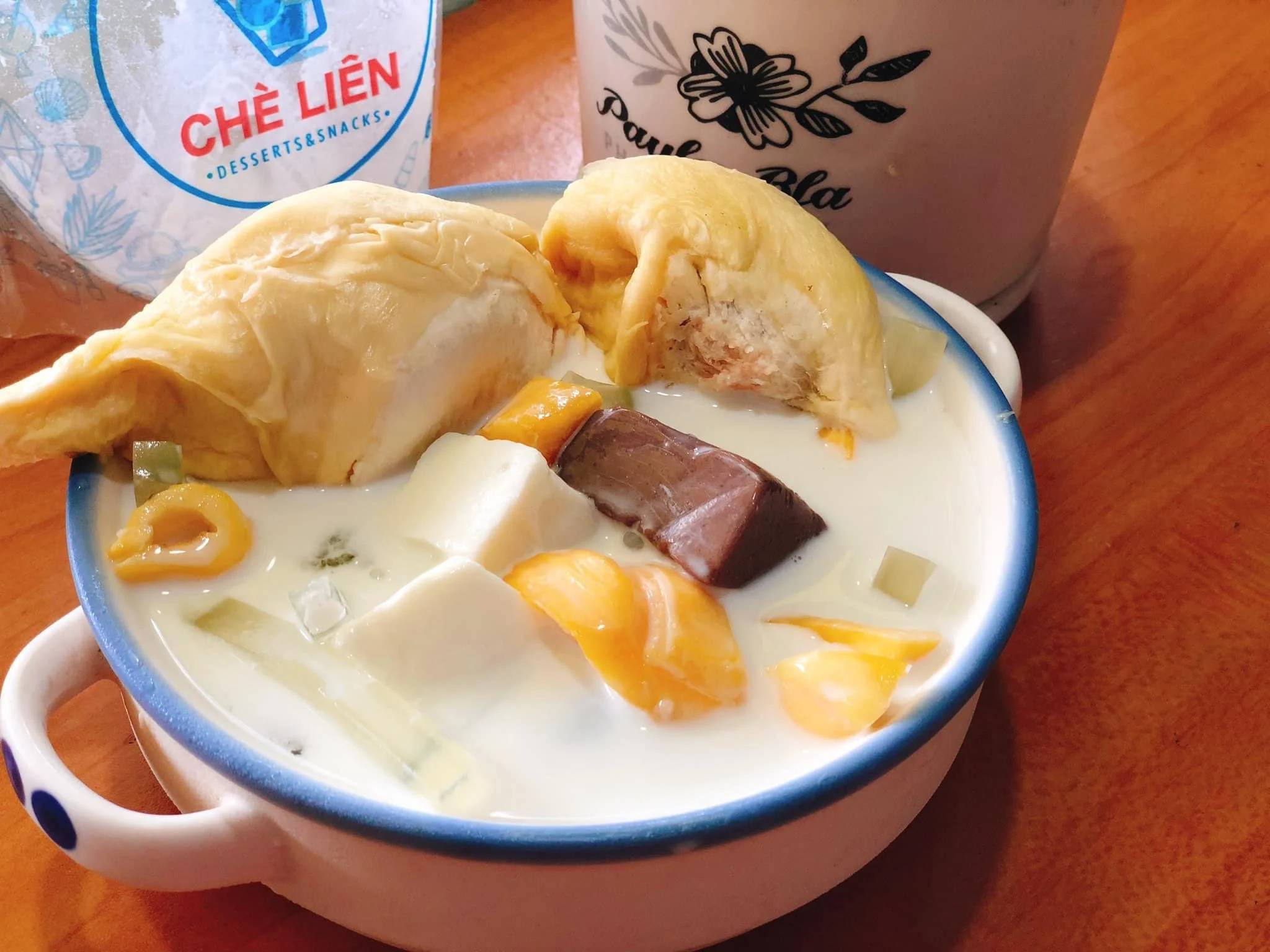 Che sau rieng dessert au durian avec lait de coco Da Nang