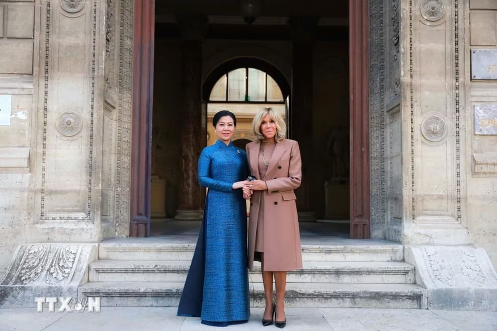 Première dame du Vietnam et Brigitte Macron à Paris