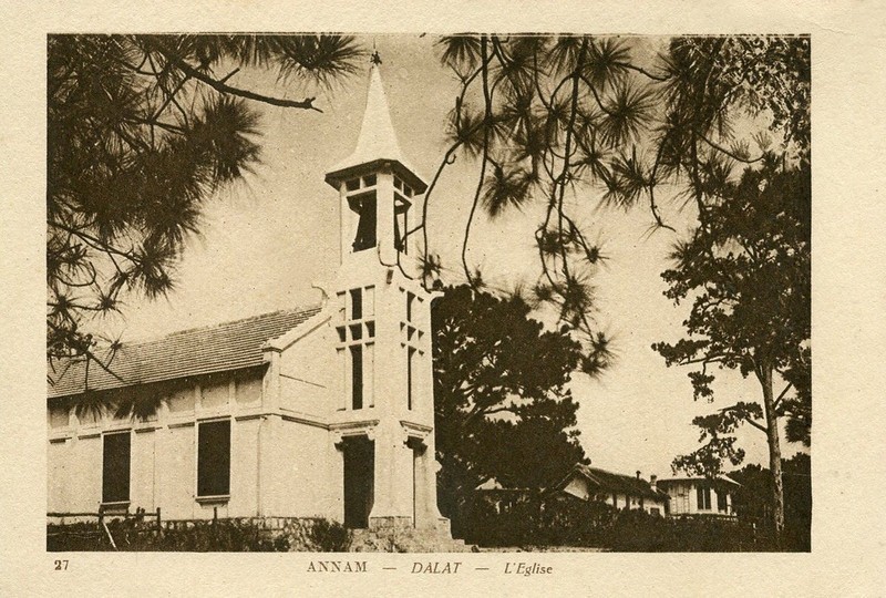 Ancienne photographie de l’église du Coq à Dalat.