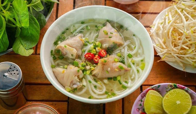 Bol de banh canh Trang Bang, spécialité de Tay Ninh