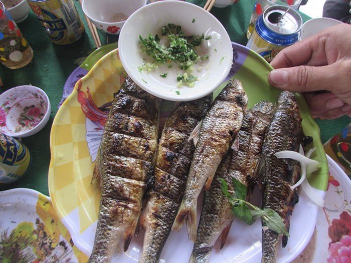 Ca suoi nuong grillé à Gia Lai
