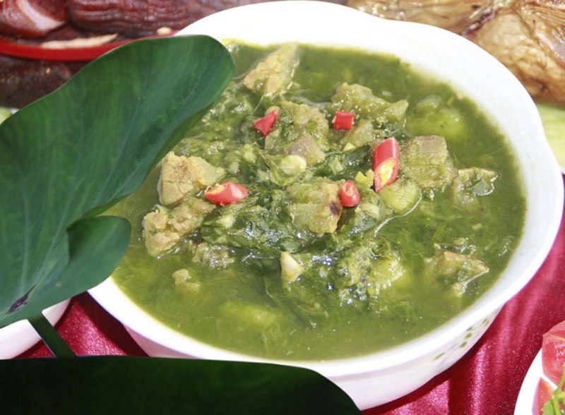 Canh bon, soupe thai aux légumes et à la viande de Dien Bien