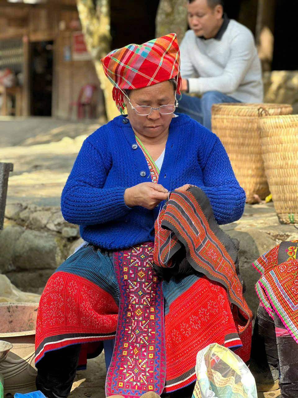 Femme Mong au marché de Sin Suoi Ho