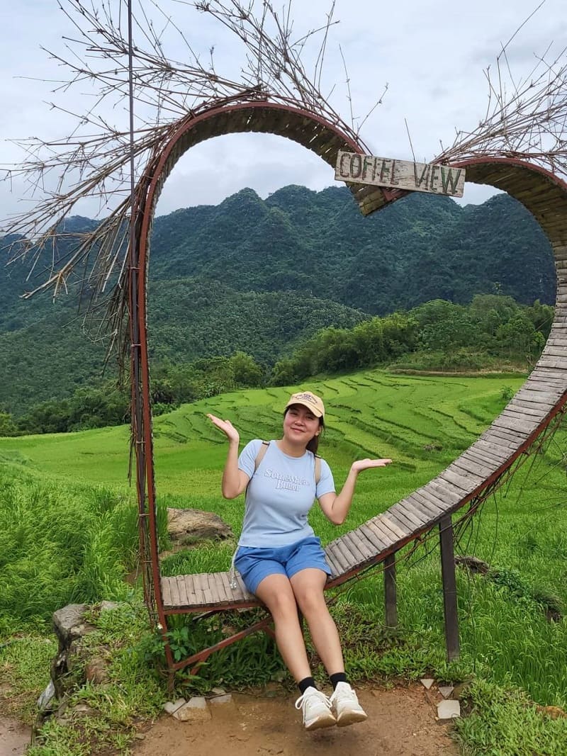Une pause face aux rizières en terrasses du Nord du Vietnam.