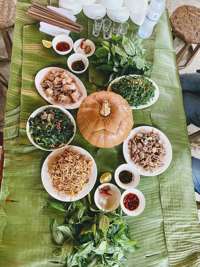 Repas local préparé à Sin Suoi Ho