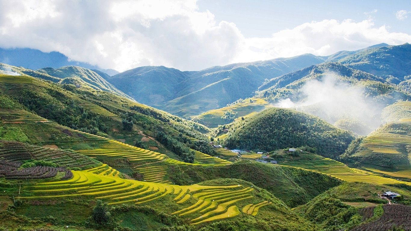 Rizières en terrasses et montagnes autour de Sapa au Vietnam