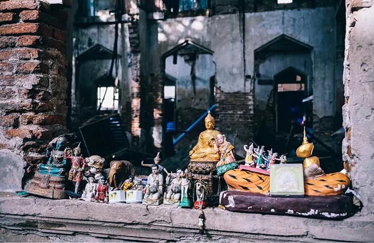 Statues de Bouddha proposées comme souvenirs en Thaïlande
